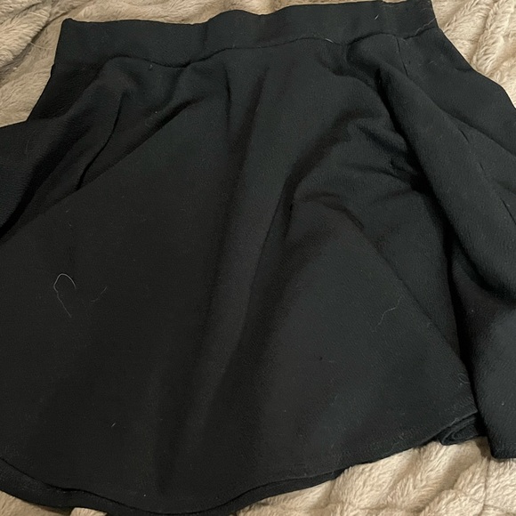 black skater skirt - Picture 1 of 4